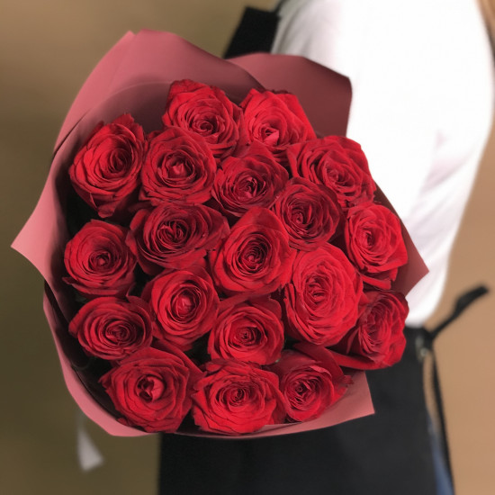 Розы Букет из 19 красных роз (60 см)